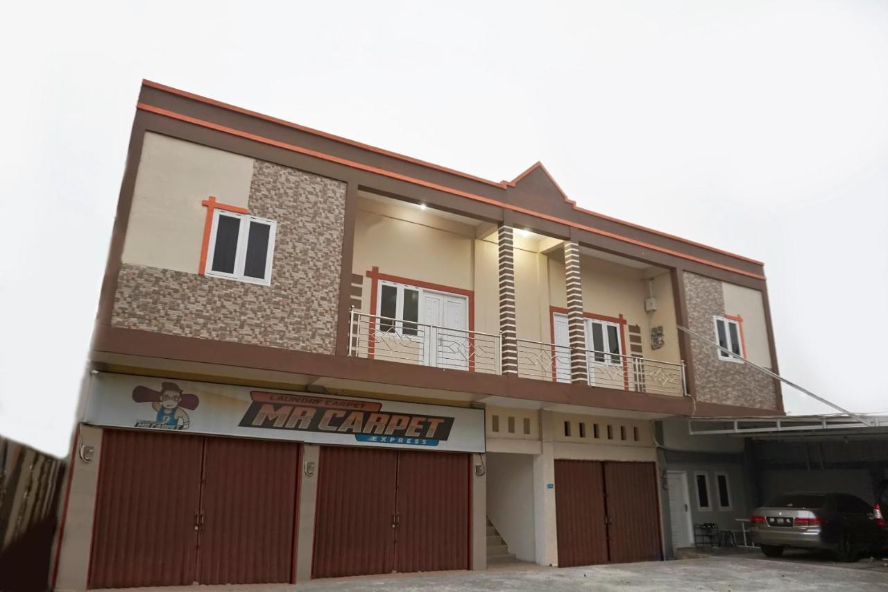 Reddoorz Syariah Near Sultan Syarif Kasim II Airport Hotel เปกันบารู ภายนอก รูปภาพ